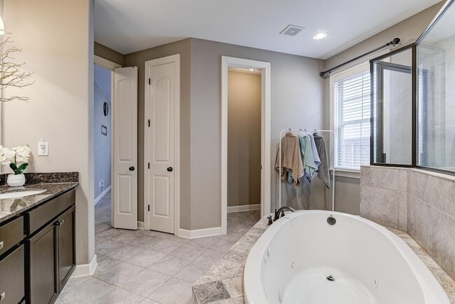 Building Photo - 8764 Brunswick Forest Dr