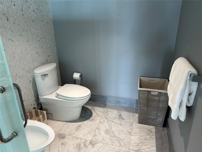 Building Photo - 200 Biscayne Blvd Way