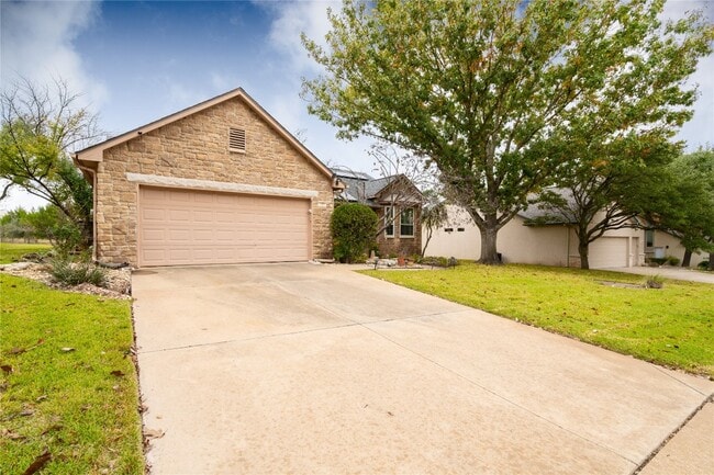Building Photo - 107 Yaupon Ln
