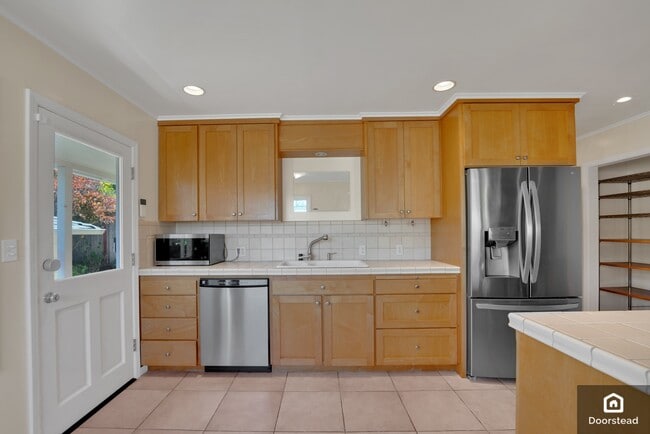 Building Photo - 48 Butterfield Rd
