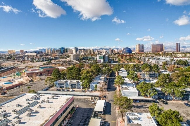 Building Photo - 3823 S Maryland Pkwy