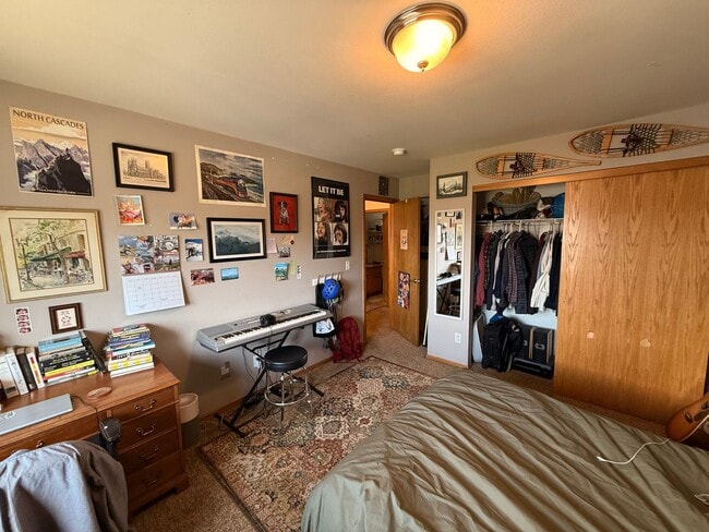 Building Photo - 4 bdrm/2.5 bath home in Barkley Area