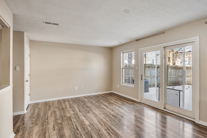 Building Photo - 49 Grant Ln