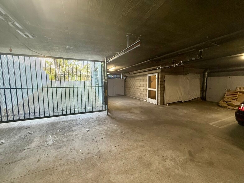 Building Photo - 1937 Euclid St