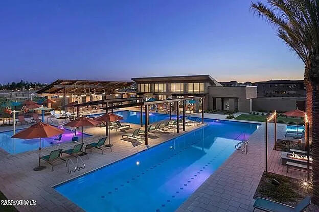 Building Photo - 1732 W Myrna Ln