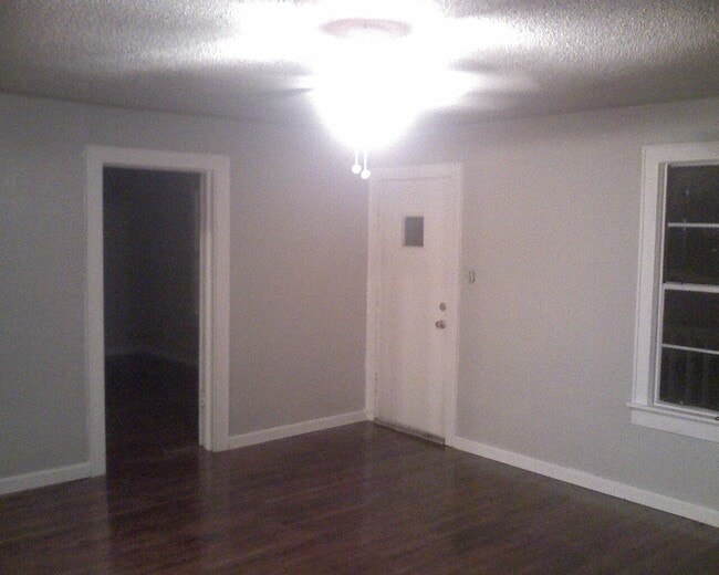 Building Photo - 1701 Daniel Dr