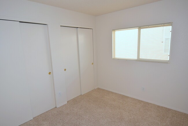 Building Photo - Great 3BR Home Near Cottonwood Mall!!