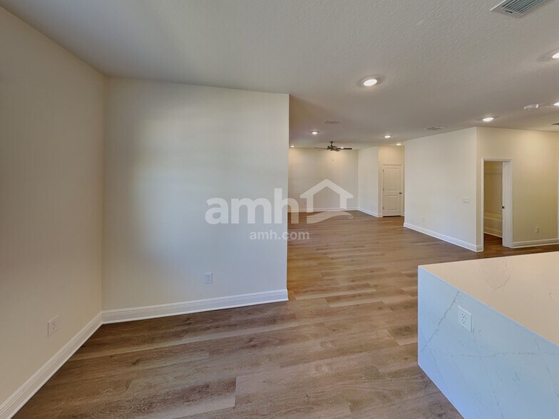 Building Photo - 5932 Pinewood Ests Dr