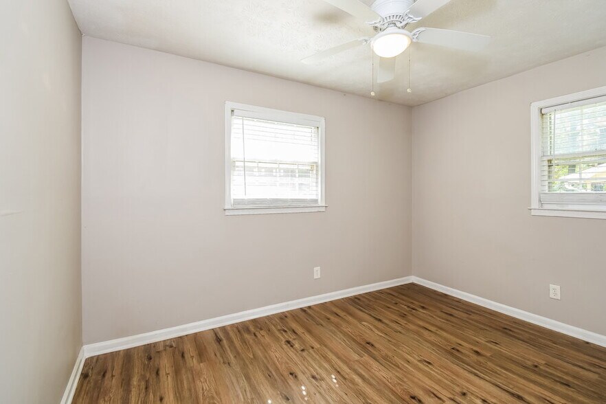 Building Photo - 6325 Wellington Way