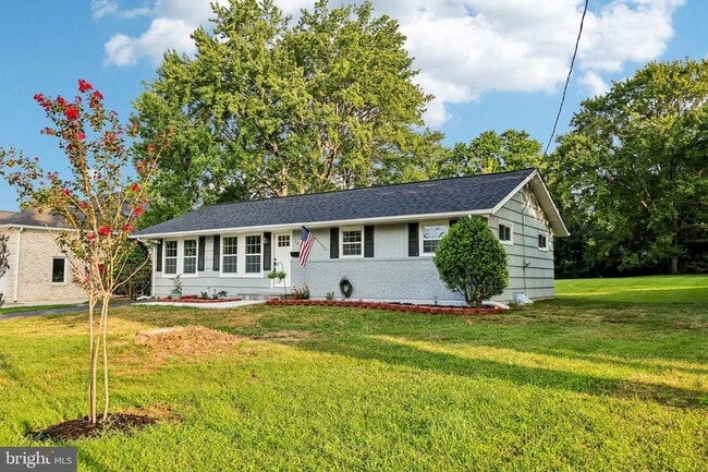 Building Photo - 7200 Vellex Ln