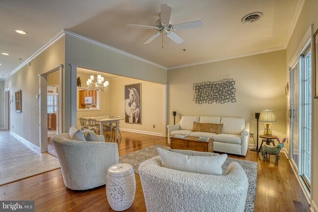 Building Photo - 28463 Pinehurst Cir