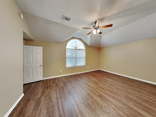 Building Photo - 1907 W Welsford Dr