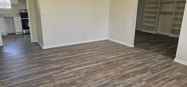 Building Photo - 1404 Deville St