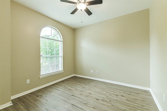 Building Photo - 10542 Oleander Point Dr