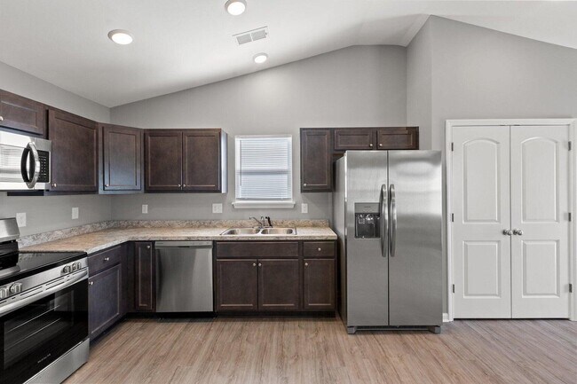 Building Photo - 209 Candy Apple Ln