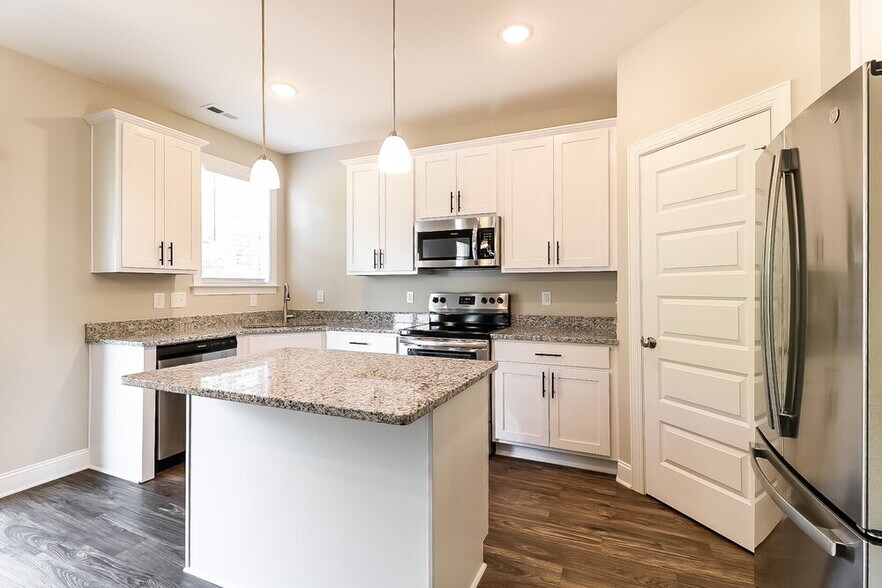 Building Photo - 355 Alcock Ln