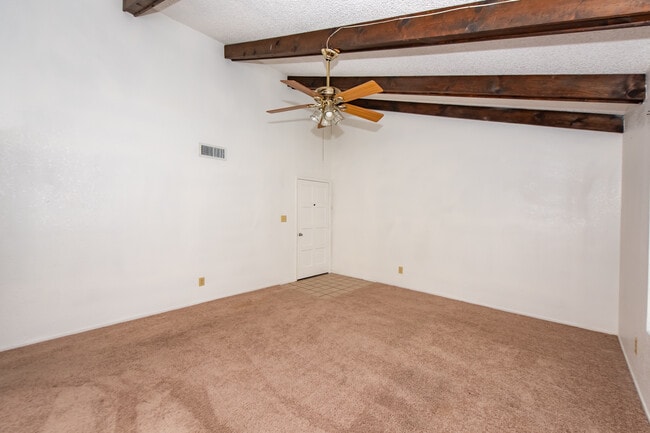 Building Photo - 514 W 37th St