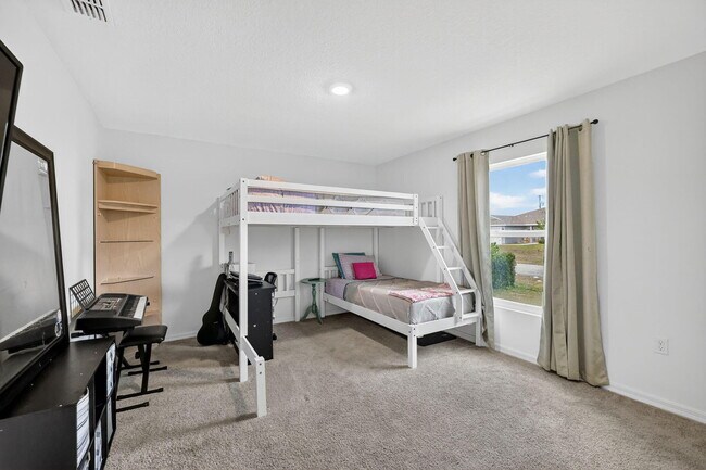 Building Photo - 644 SW Hoffenberg Ave