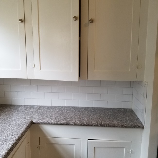 Building Photo - 1014 Newport Ave