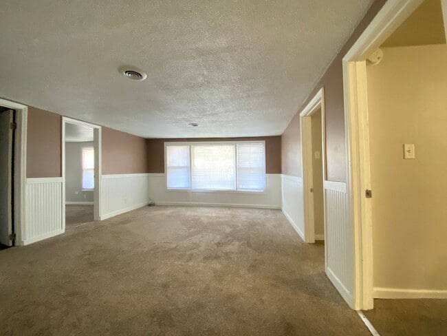 Building Photo - 3 Bedroom Home In Chesterton