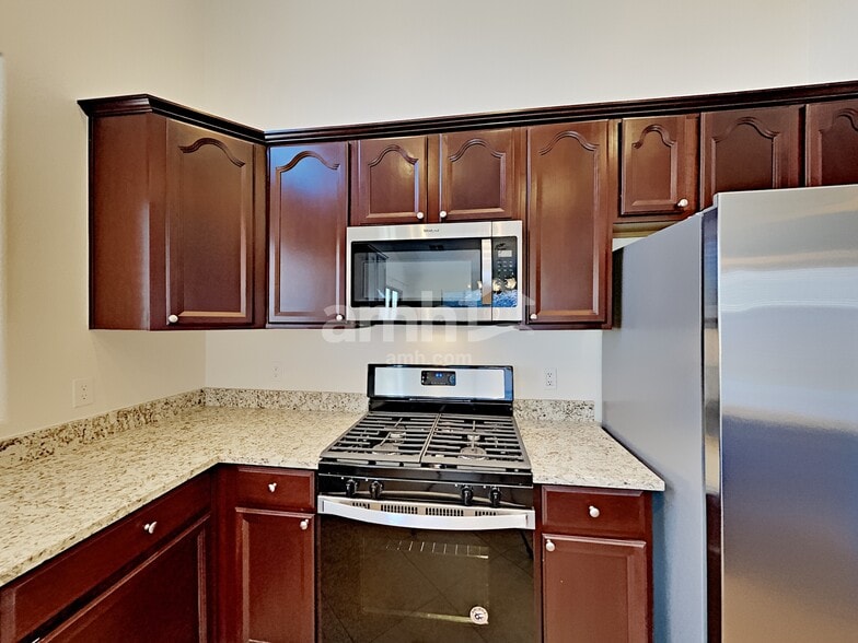 Building Photo - 342 W Calle Paso Suave