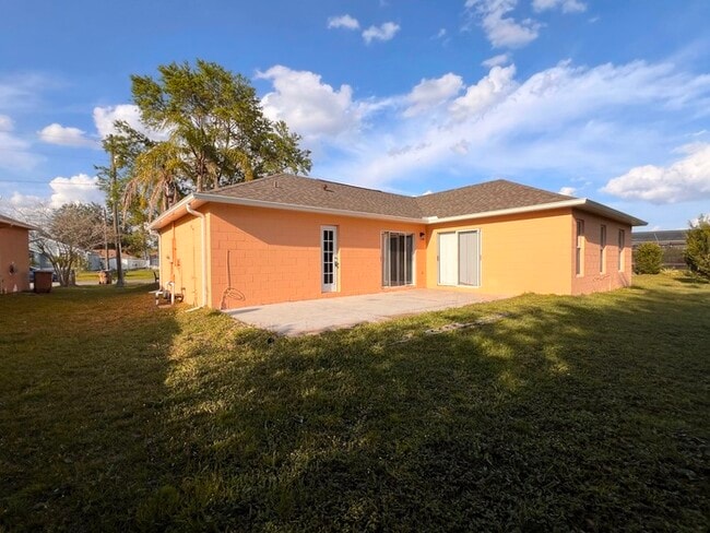 Building Photo - PRICE REDUCED FOR A QUICK MOVE IN!!  Spaci...