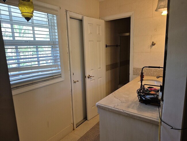 Building Photo - 11081 SW 30th Ct