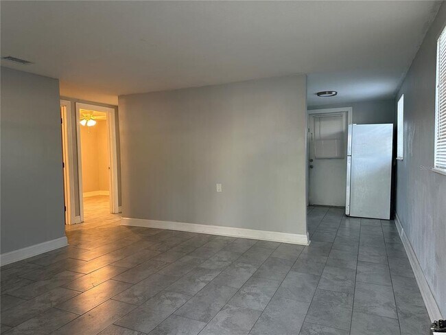 Building Photo - 461 89th Ave N