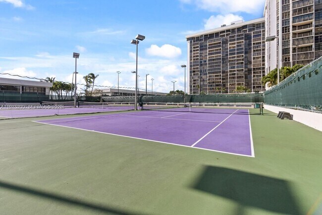 Building Photo - 1865 Brickell Ave
