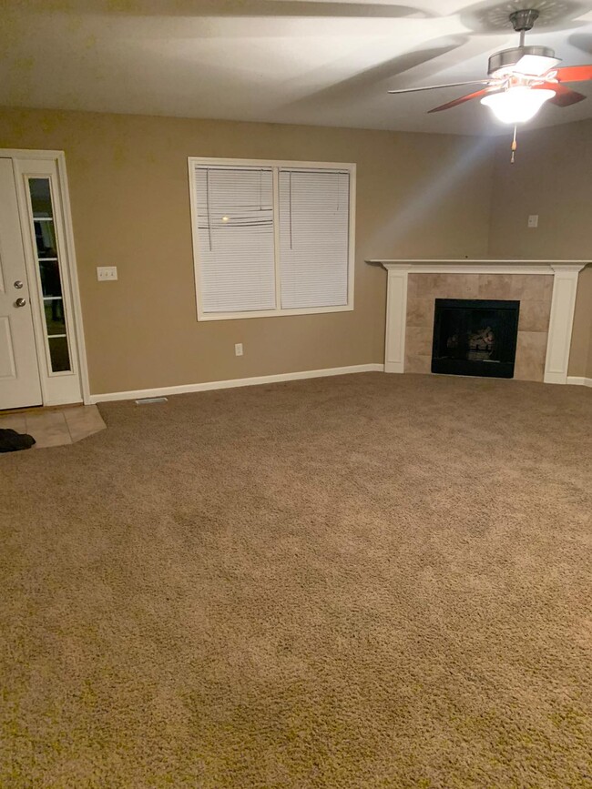 Living room - 1948 Glenbridge Rd