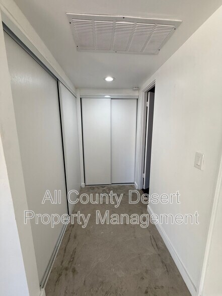 Building Photo - 46075 Ocotillo Dr
