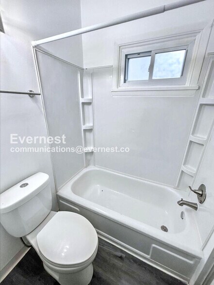 Building Photo - 1079 E 68th St