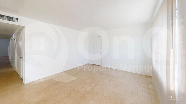Building Photo - 872 W Glenn St