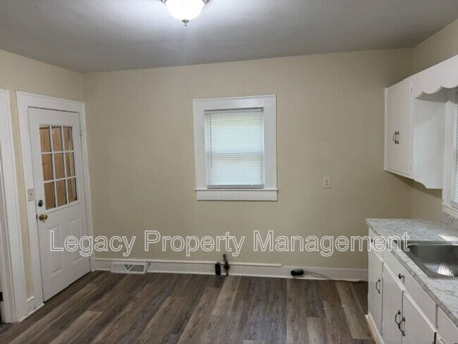 Building Photo - 1511 Albright Ave
