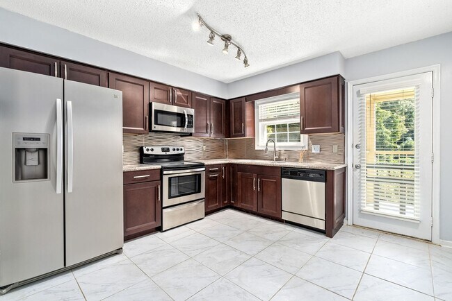 Building Photo - The Brookes Condos, Unit 02-09