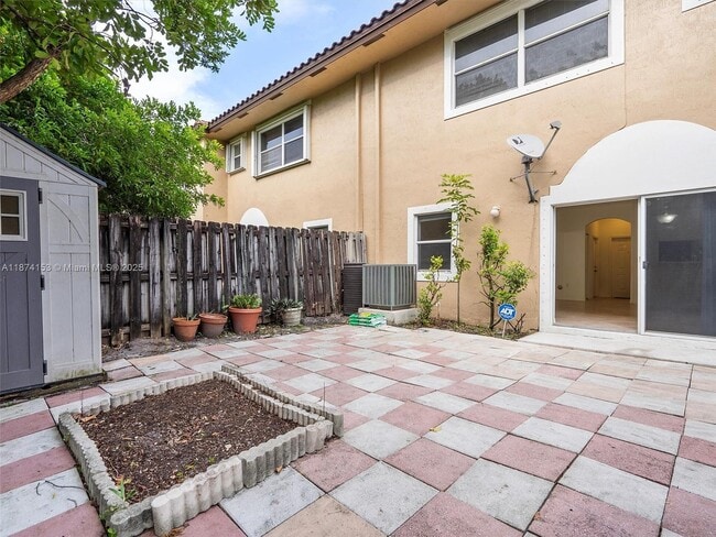 Building Photo - 4964 SW 128th Ave