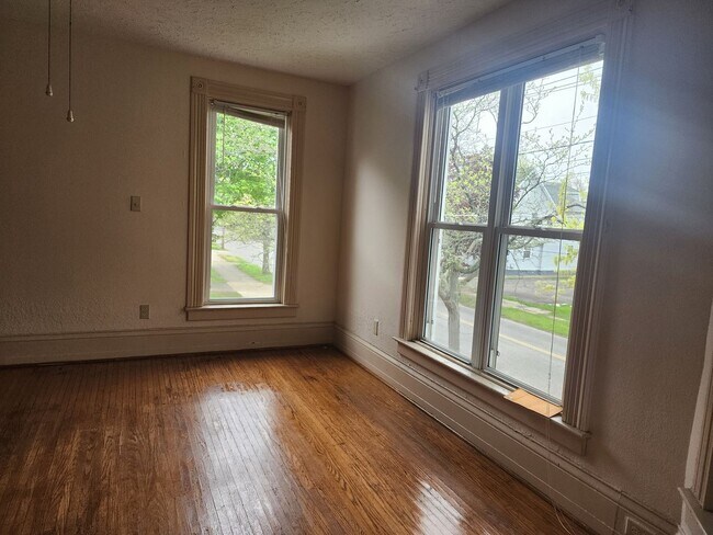 Building Photo - 346w4th