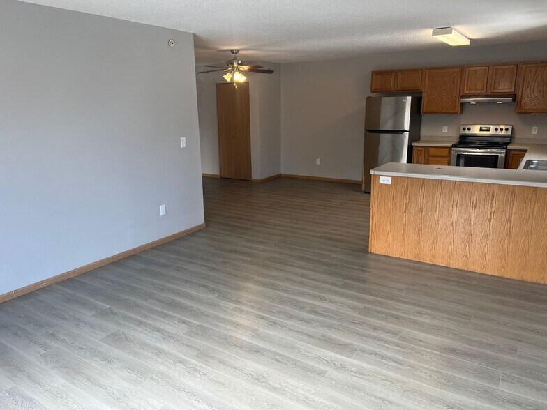 Building Photo - 431 Central AVE W