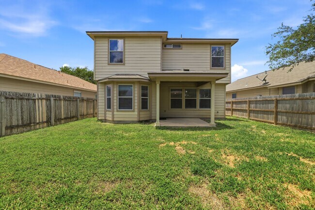 Building Photo - Spacious Two-Story Home in Prime Laurel Canyon Location