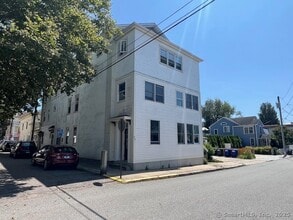 Building Photo - 23 Gold St