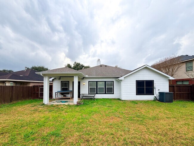 Building Photo - 2243 Rocky Hollow Ln