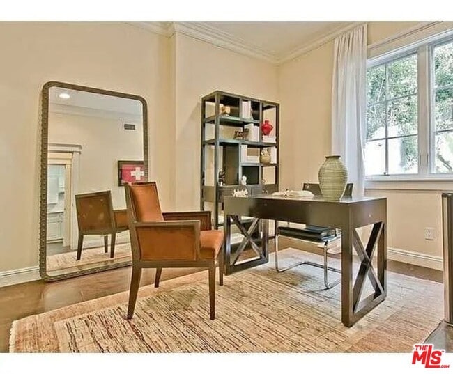 Building Photo - 580 N Kenter Ave