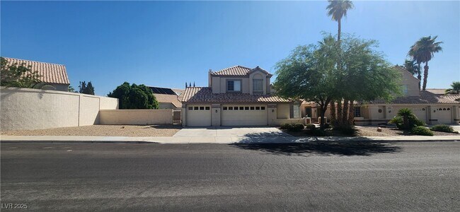 Building Photo - 1796 Nuevo Rd