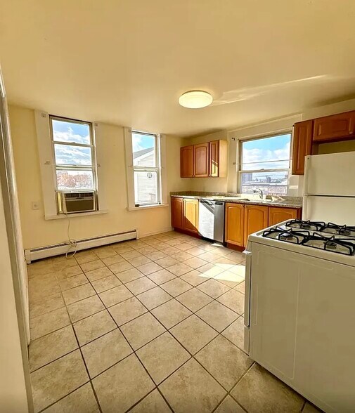 Building Photo - 1401 6th St