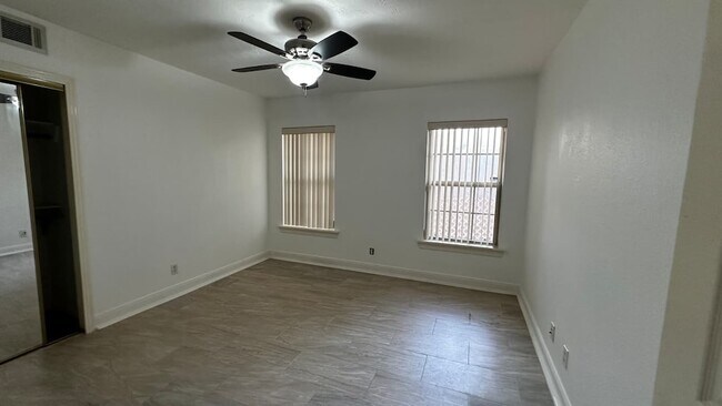 Building Photo - 3323 Cloverdale St