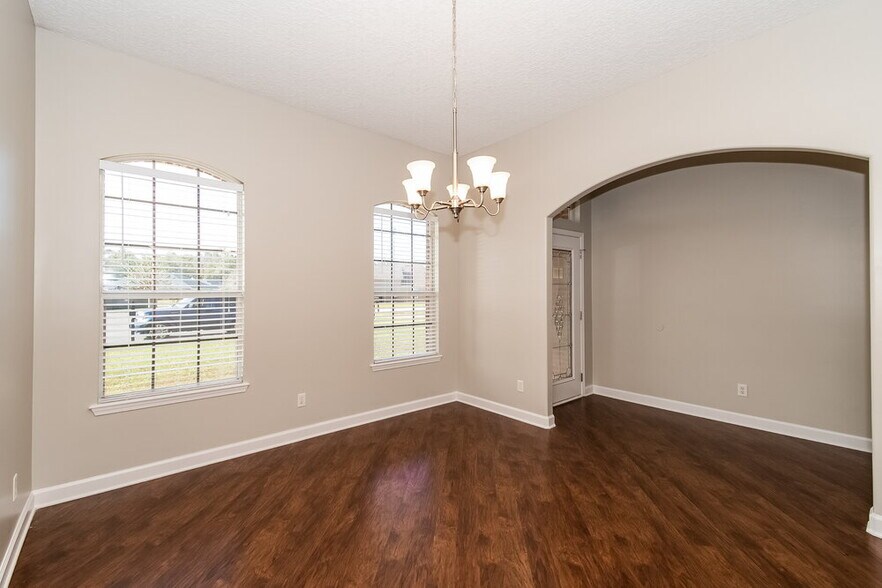 Building Photo - 299 Thornbrook Ct