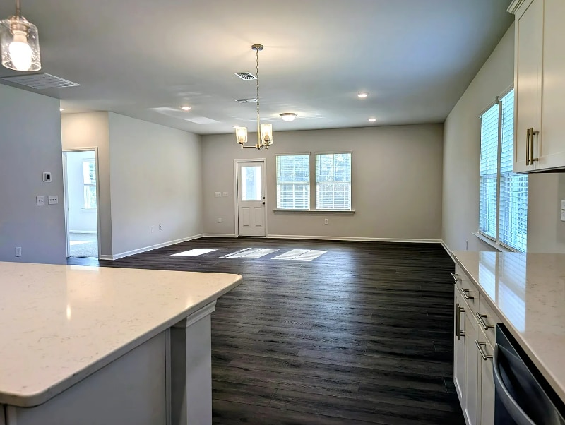 Building Photo - 740 Ben Ledi Ct