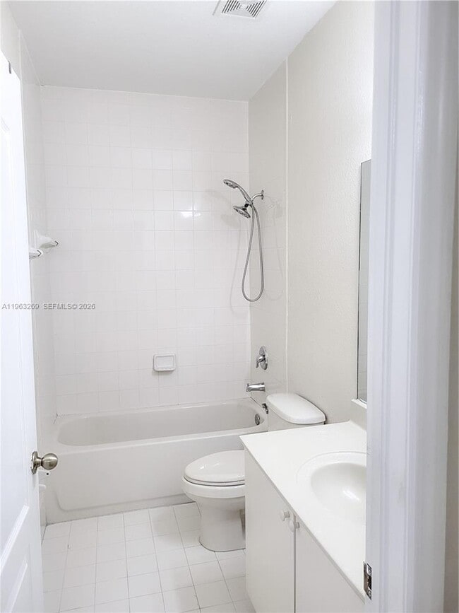 Building Photo - 2551 SE 16th Terrace