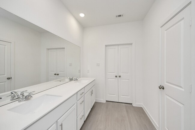 Building Photo - 3029 Avenida Sonoma Dr