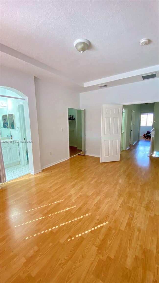 Building Photo - 8261 NW 107 Ct
